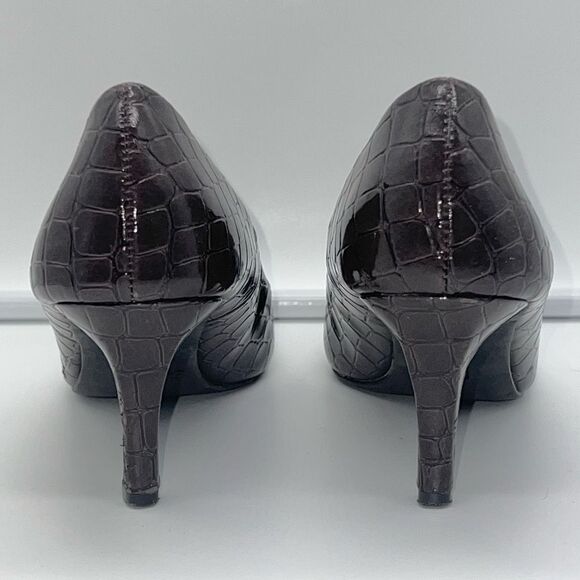 Comfort Plus Croco Embossed Pumps - Picture 4 of 11